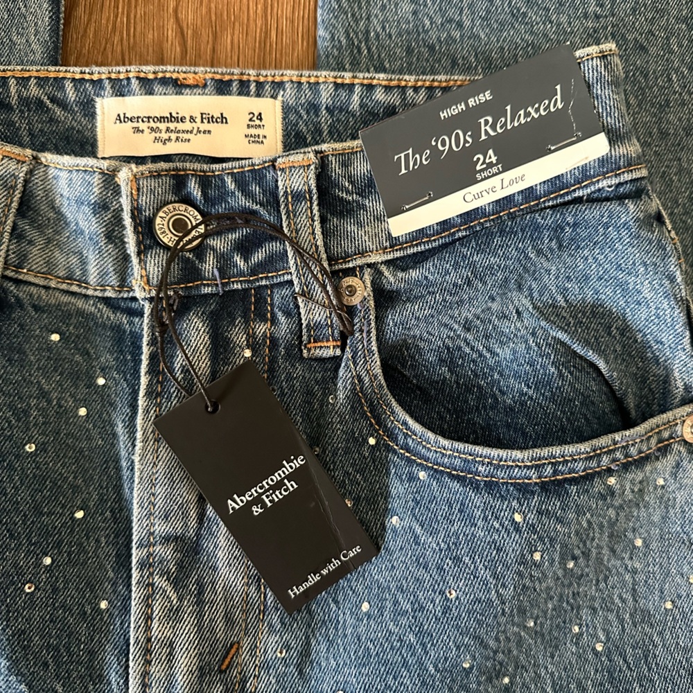 NWT Abercrombie & Fitch Womens 90s Relaxed Curve Love Denim Jeans Embellished 24 - Picture 5 of 11